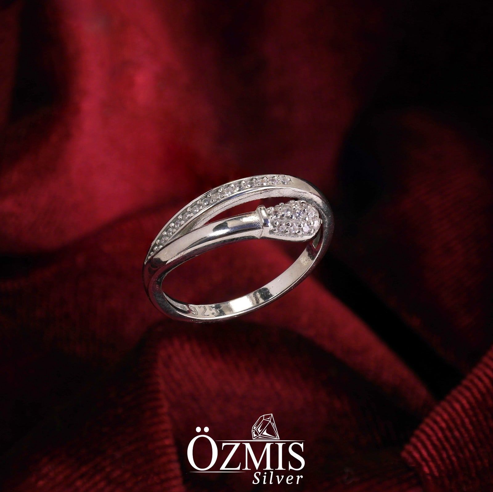 Beyaz, Işıltılı Zirkon Taşlı Gümüş Set