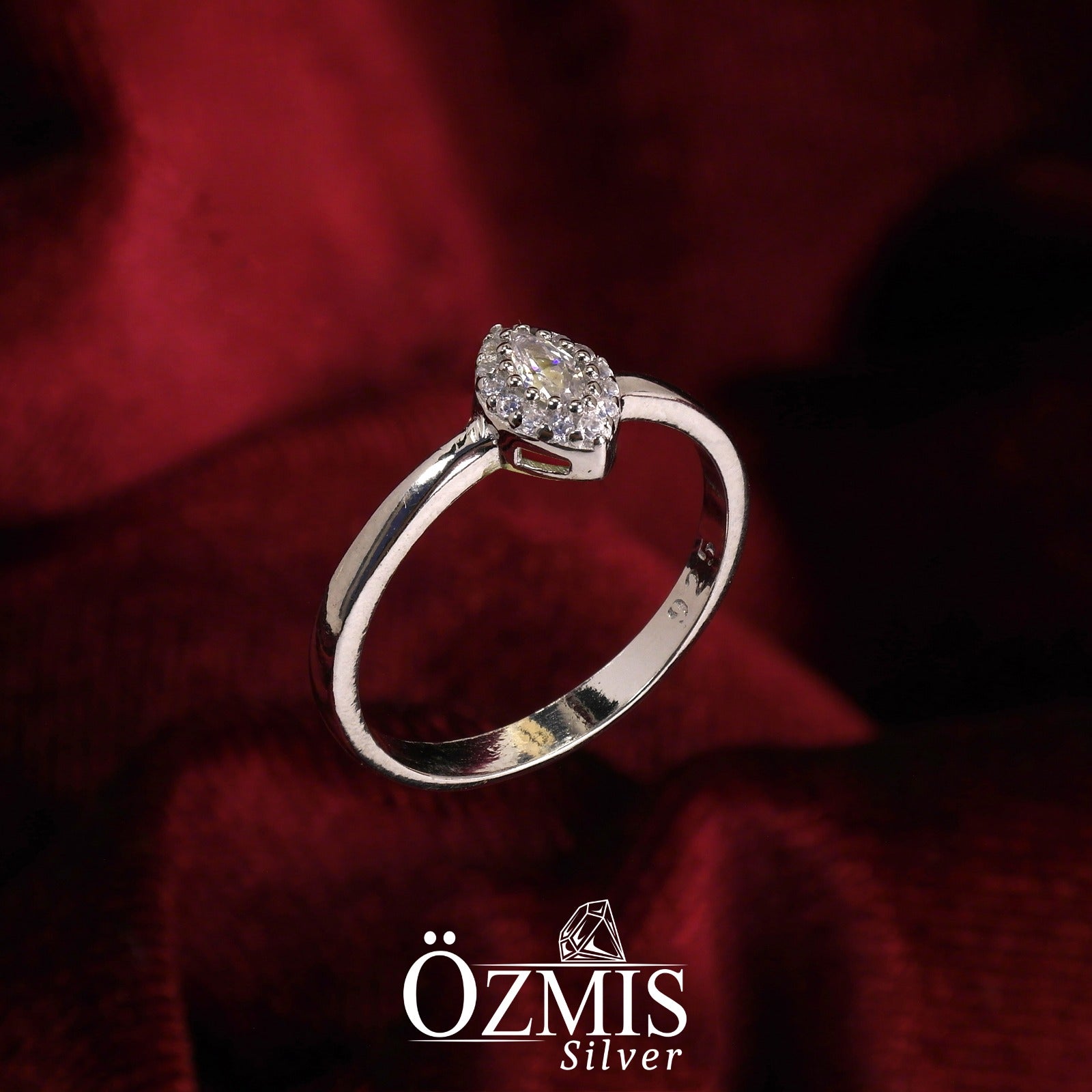 Oval Taşlı, Damla Formunda Tasarım Gümüş Set