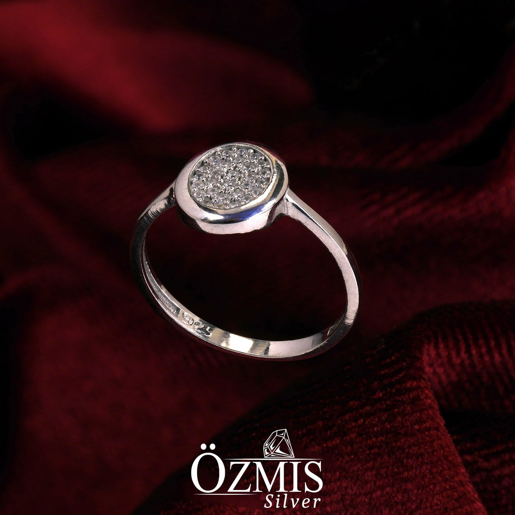 Şık ve Sade Yuvarlak Gümüş Set