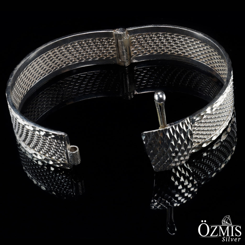 Kenarları Çevrili Gümüş Bilezik